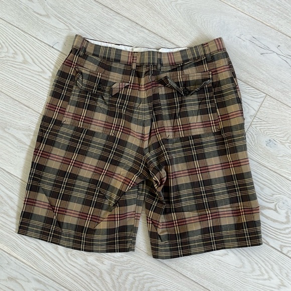 Banana Republic size 35 plaid Bermuda shorts. - Picture 4 of 4
